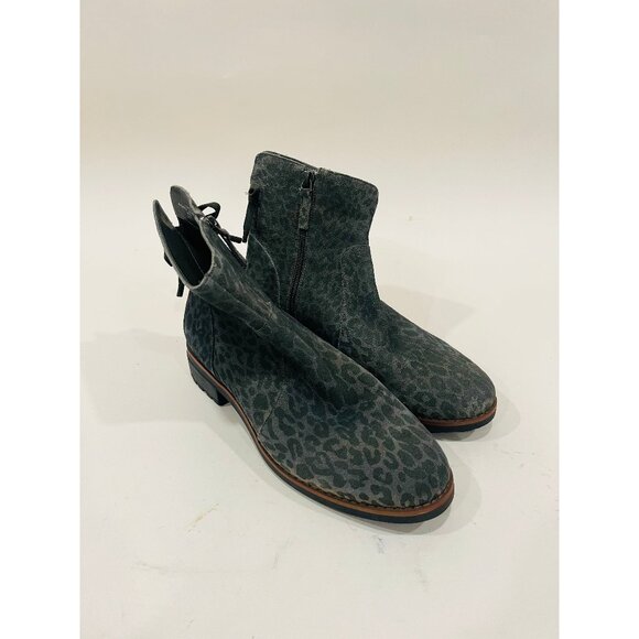 Violet & Red Green Suede Jordyn Leopard Booties Womens 8 - Picture 1 of 5